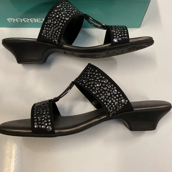 Marbella Sandals with Kitten Heel - Picture 2 of 4